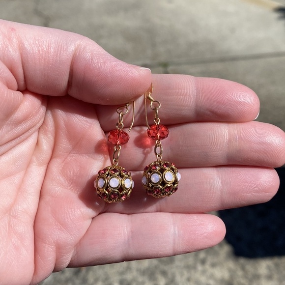 Gold Tone & Bead Dangle Earrings - Picture 7 of 8